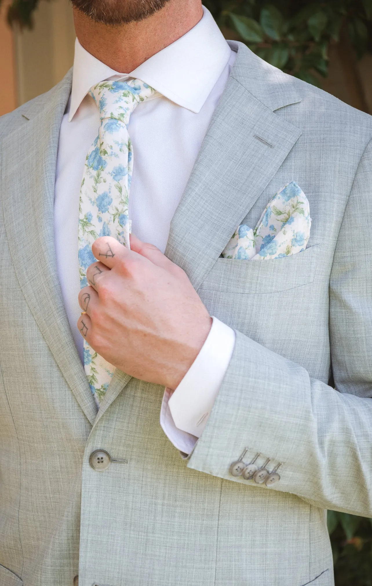 Nico Neck Tie ~ Charming Rose