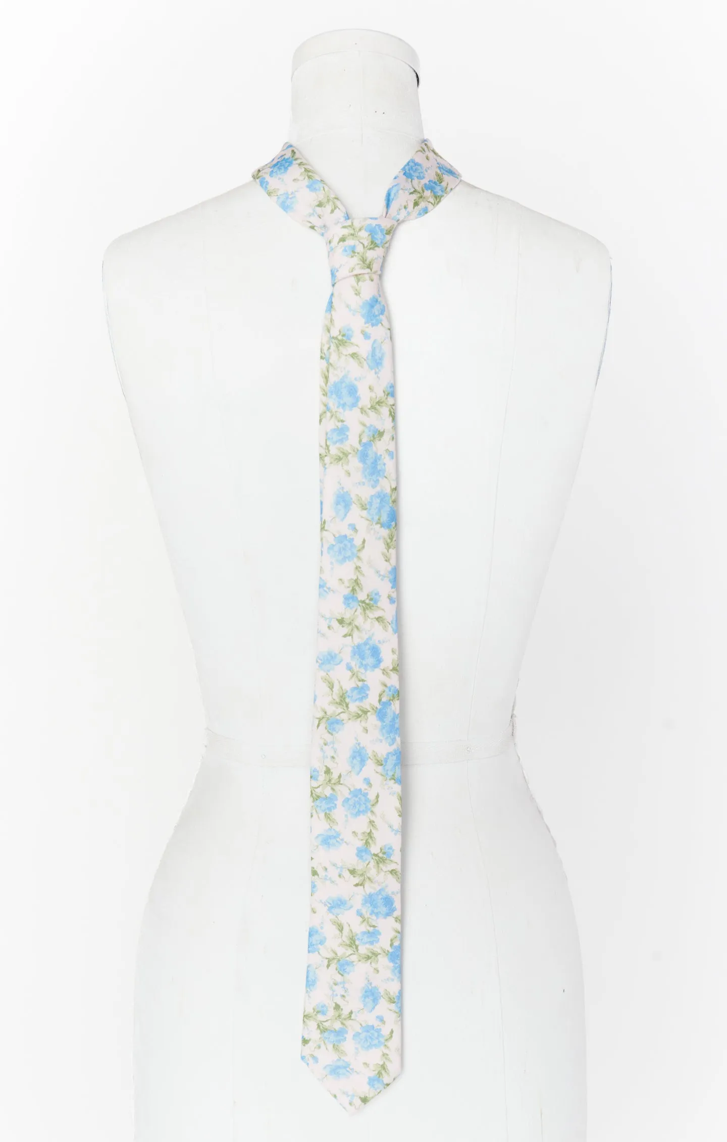 Nico Neck Tie ~ Charming Rose