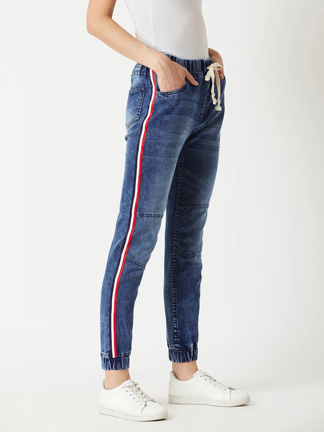 Women's Blue Relaxed Fit Mid Rise Regular Length Multicolor Twill Tape Detailing Denim Stretchable Jogger Pants